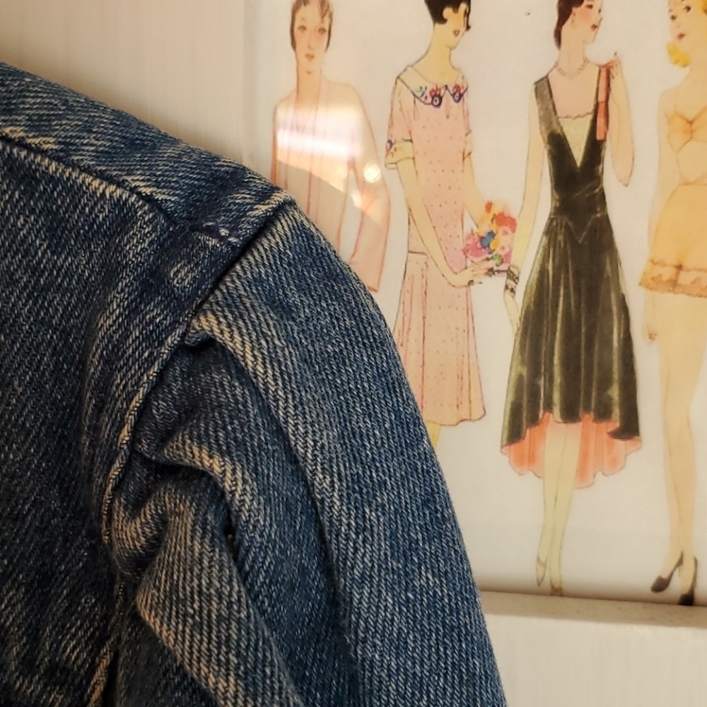 Vintage denim jacket - Picture 10 of 10